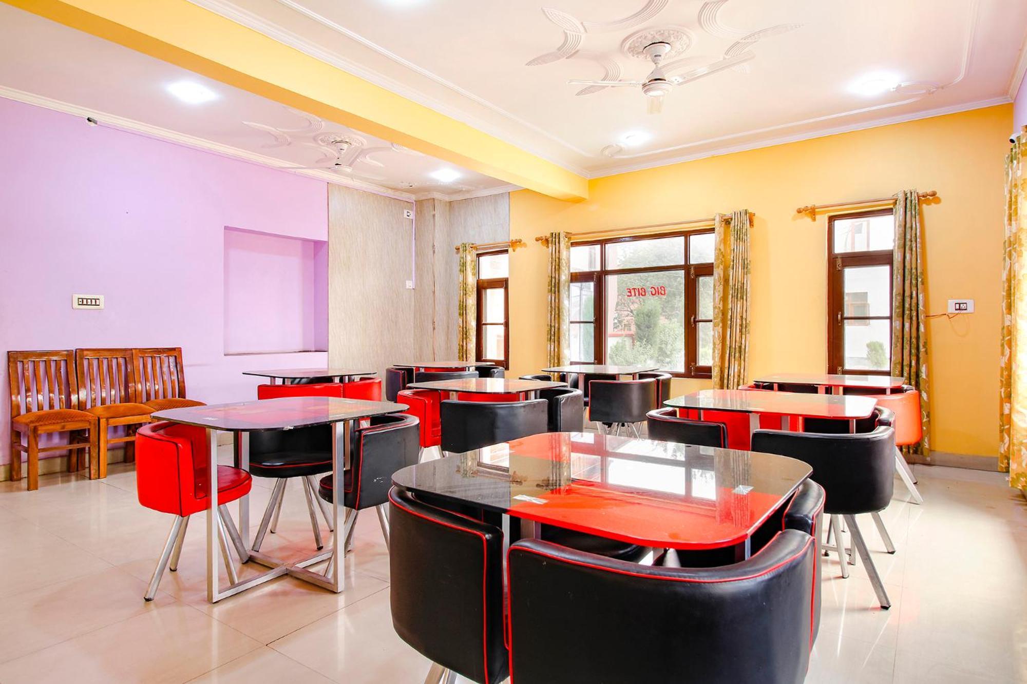 Fabhotel Grand Comforts Haidarpur Buitenkant foto