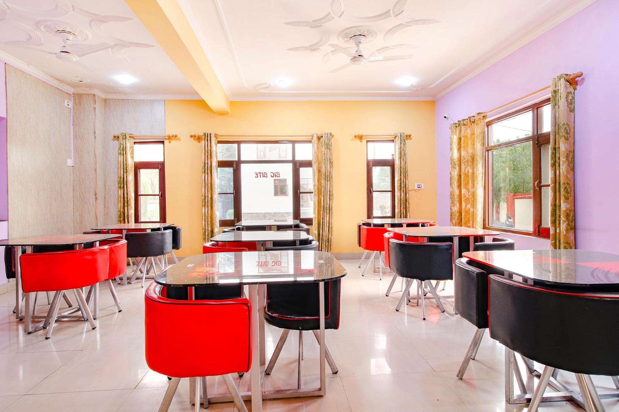 Fabhotel Grand Comforts Haidarpur Buitenkant foto