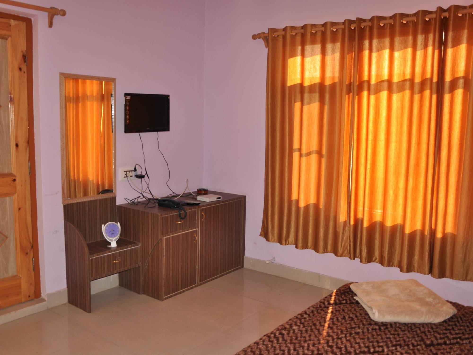 Fabhotel Grand Comforts Haidarpur Buitenkant foto