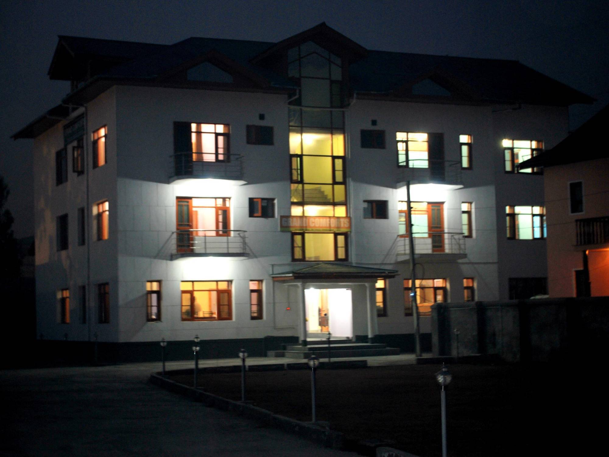 Fabhotel Grand Comforts Haidarpur Buitenkant foto